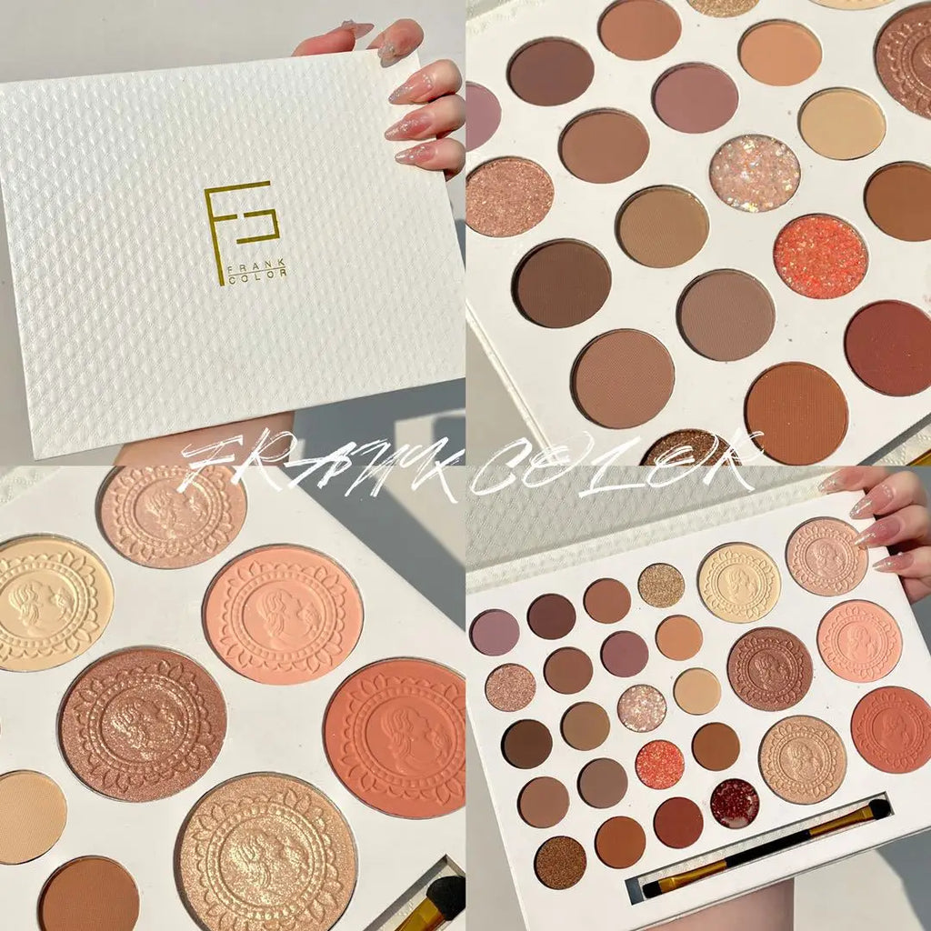 Eyeshadow palette with 26 colors
