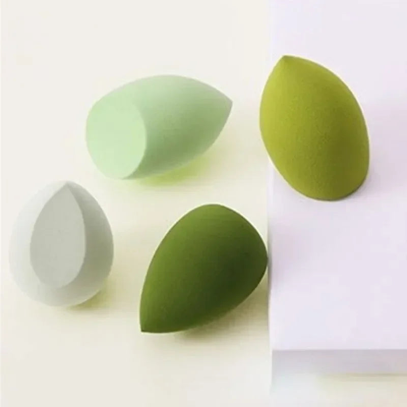 4 pieces of makeup sponges