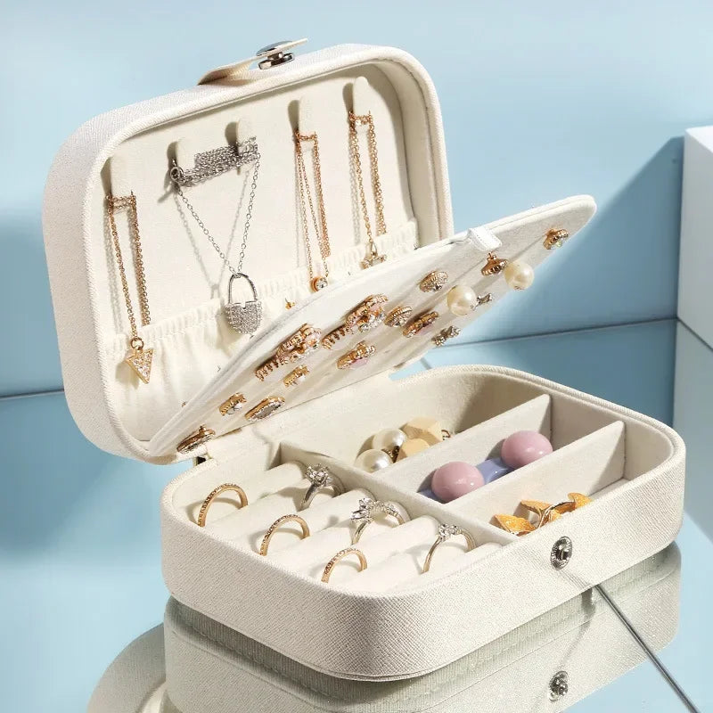 Jewelry organizer case