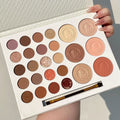 Eyeshadow palette with 26 colors